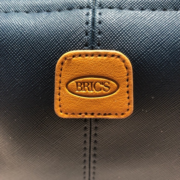 Navy Unisex Bric’s for Qatar Toiletry Bag - Picture 2 of 4